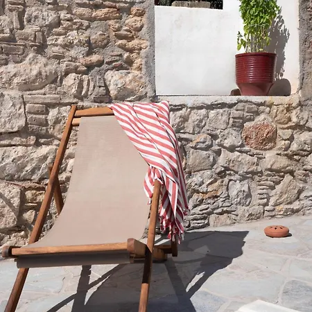 Esperos Petit House Vakantiehuis Nerotriviá
