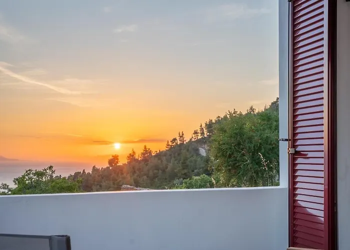 Hébergement de vacances Esperos Petit House Nerotriviá